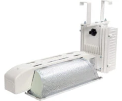 Core 2.0 DE Non-Dimmable Enclosed Lighting System, 1000W, 277V-400V (lamp/cord Not Included)
