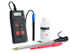 Hanna Soil Conductivity/Salinity Meter W/Carrying Case
